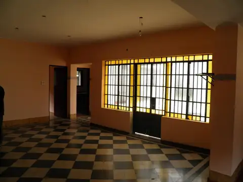 CASA CON GRAN PARQUE EN SALADILLO