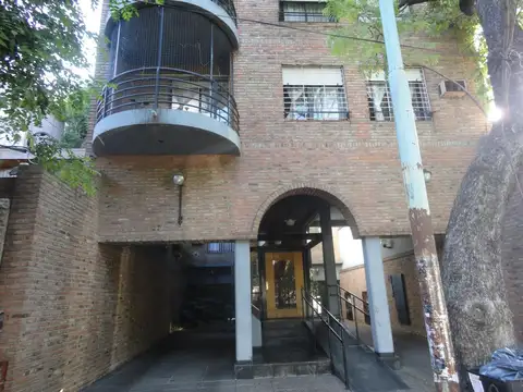 Remedios De Escalada 300, Piso 1