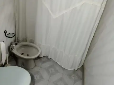 Depto Tipo Casa en Alquiler de 5 ambientes