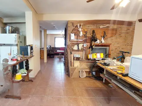 Casa en Venta con 2 cocheras