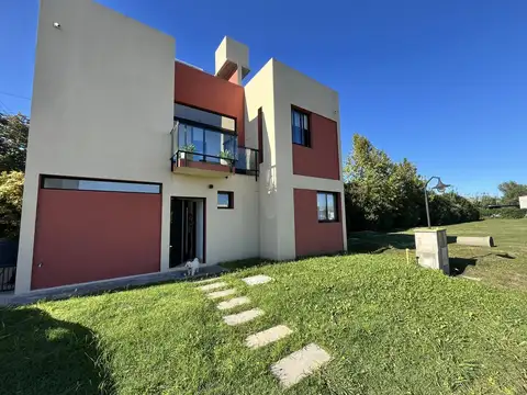 Alquiler Casa/Duplex 3 dormitorios calle 517 esquina 16 Bº Cerrado El Cauquen