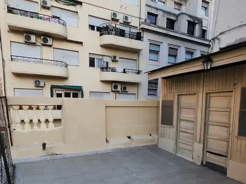 Oficina 7 ambientes con 2 baños