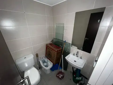 Oficina 2 ambientes con 2 baños