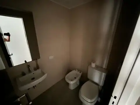 Oficina 2 ambientes con 2 baños