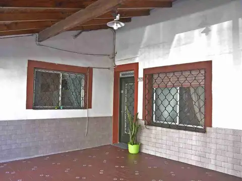 Casa 3 ambientes con 1 baño