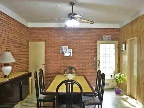 VENTA CASA 3 AMB C/ COCHERA Y PATIO - V. ALSINA