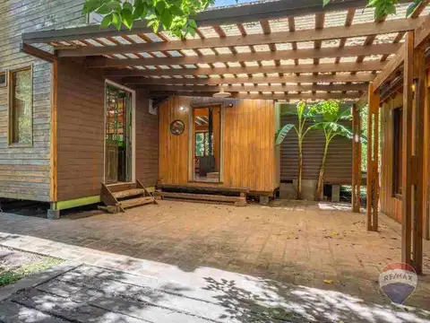 CASA CON ALMA ENTRE ÁRBOLES + ESPACIO DE TRABAJO