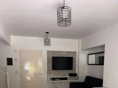 Depto Tipo Casa en Alquiler de 2 ambientes