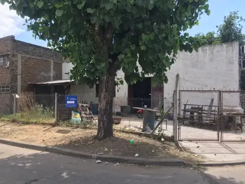 VENTA: GALPON EN ESQUINA  - LOMA HERMOSA