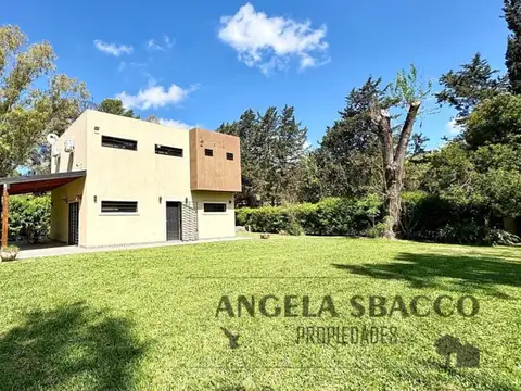 Casa 5 ambientes con 3 baños
