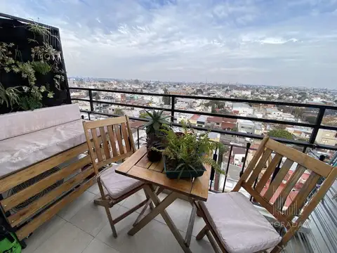 VENTA Departamento SEMIPISO 1 Ambiente y Medio EXCELENTE UBICACION y VISTA ABIERTA en CASEROS CENTRO
