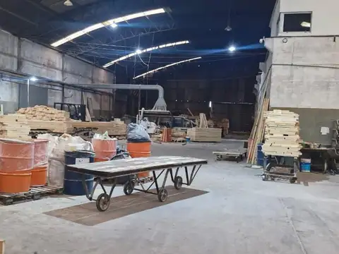 Galpon en Venta 67  mts Fondo