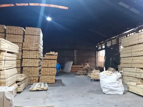 Galpon en Venta 102  mts Frente