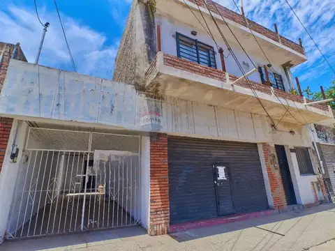 PH EN VENTA BERAZATEGUI 3 AMBIENTES COCHERA