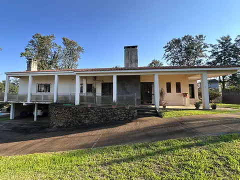 Casa con pileta, parrillero y 1.000 m² en Salto