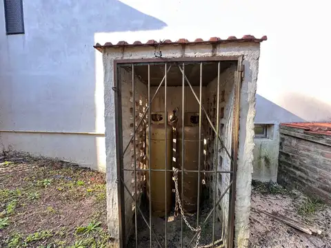 Casa con pileta, parrillero y 1.000 m² en Salto