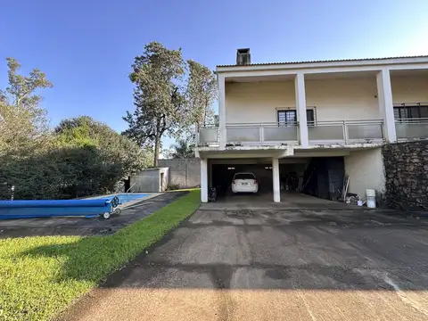 Casa en Venta con 2 cocheras