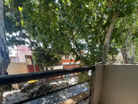 Depto Tipo Casa 3 ambientes con 2 baños