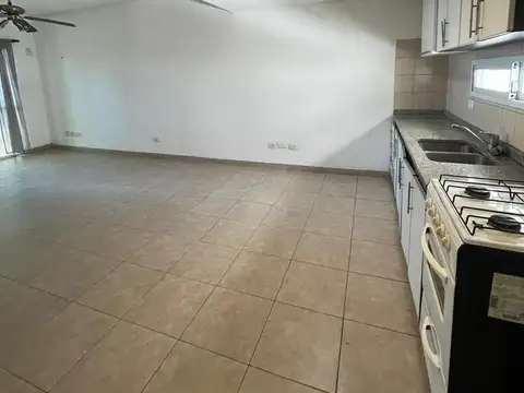Depto Tipo Casa en Alquiler de 3 ambientes