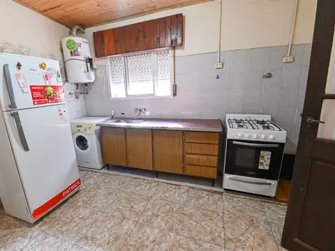 Casa 4 ambientes con 2 baños