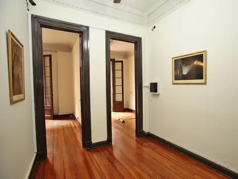 Oficina 7 ambientes con 1 baño