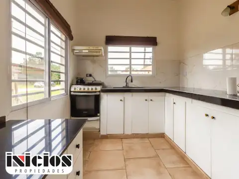 Casa 3 ambientes con 2 baños