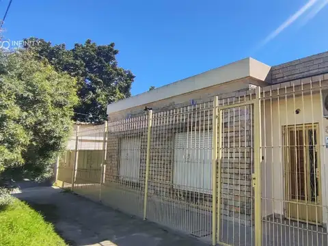 VENTA CASA CON LOCAL JOSE C PAZ