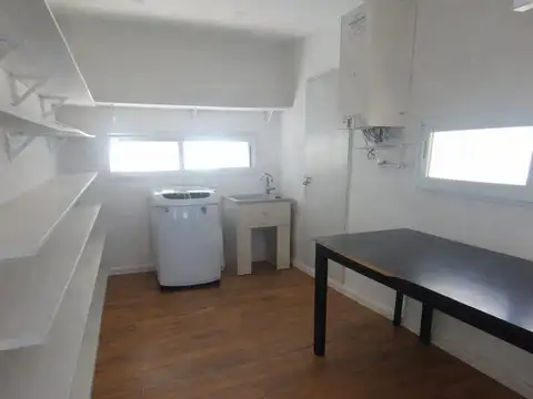 Casa en Venta con 4 cocheras