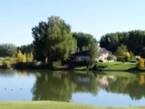 VENTA LOTE  de 1370 mts en  B° LOS CANALES DE PLOTTIER -