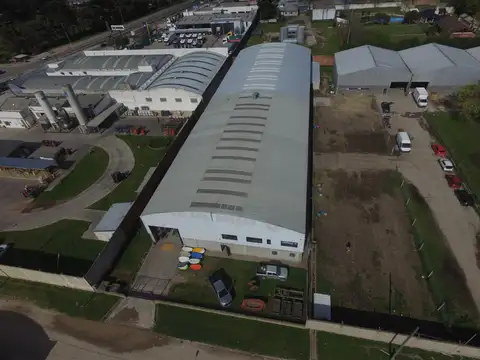 Predio de galpones en alquiler - San Salvador  al 9700