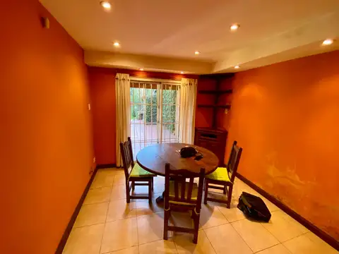 Algarrobo Nº 122 e/ Lacamera