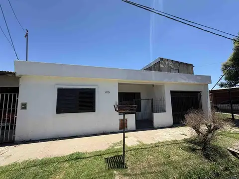 Casa en Venta en Campana - Barrio Las Acacias