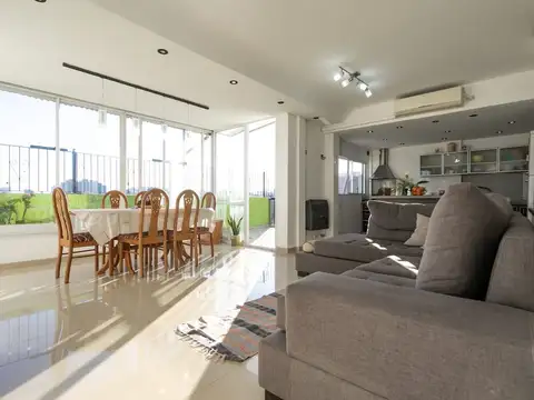 TRIPLEX Renovado 4 Amb +Dep 100%Luz TERRAZA Boedo