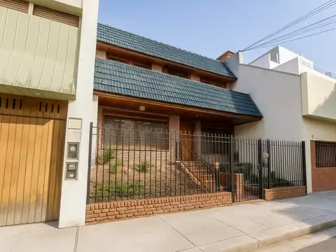 Joaquín V. González 2600 , Piso 0