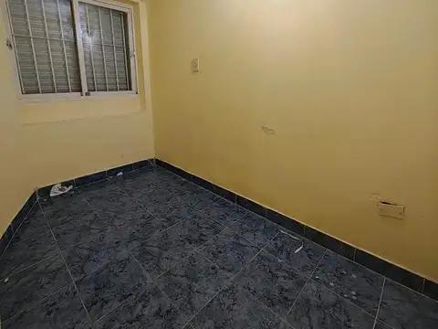 Departamento en Alquiler en Temperley, $ 400.000