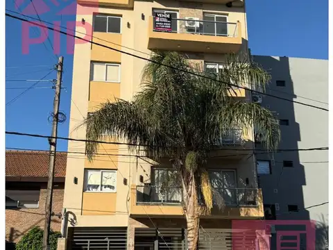 DEPARTAMENTO DE DOS AMBIENTES CON COCHERA