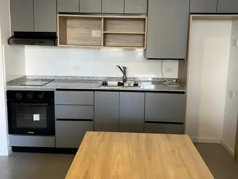 Departamento en Alquiler en Abasto, $ 420.000