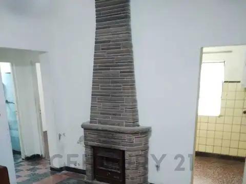 PH 3 AMB. en Planta Baja con 2 Patios - Excelente Ubicación, Sobre Av. Viamonte. Lanus Oeste.  APTO