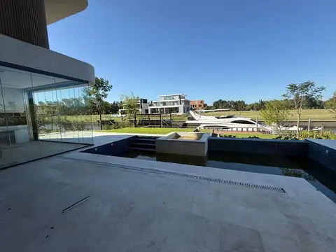 Casa al agua en venta en EL YACHT Nordelta