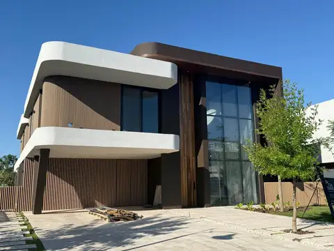 Casa en Alquiler de 5 dormitorios