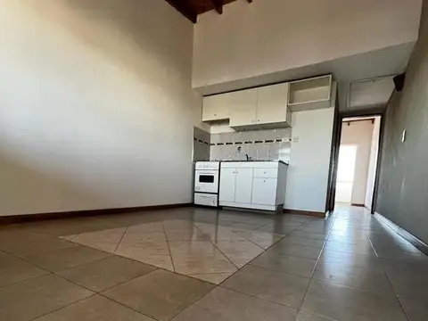 DEPARTAMENTO DOS AMBIENTES AL FRENTE EN VENTA CON PATIO