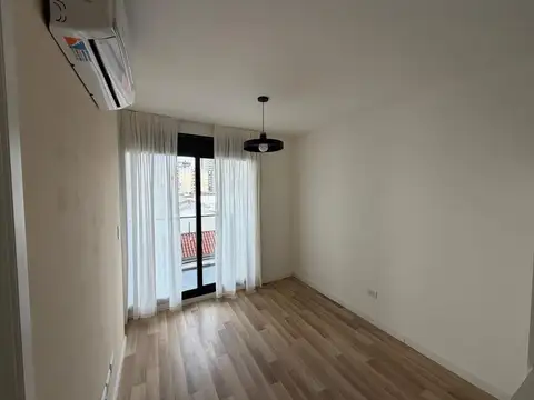 Mitre 547 , Piso 4
