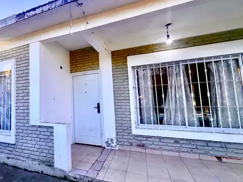 CASA EN VENTA 3 AMBIENTES EN FRANCISCO ALVAREZ