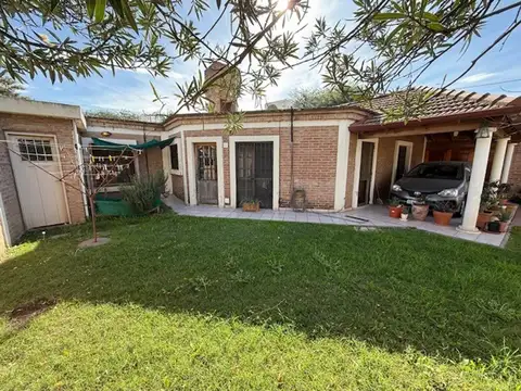 Casa en Venta con 1 cochera