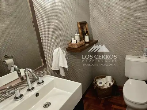 Casa 5 ambientes con 4 baños