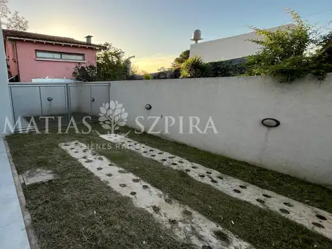 Casa en Venta con 1 cochera