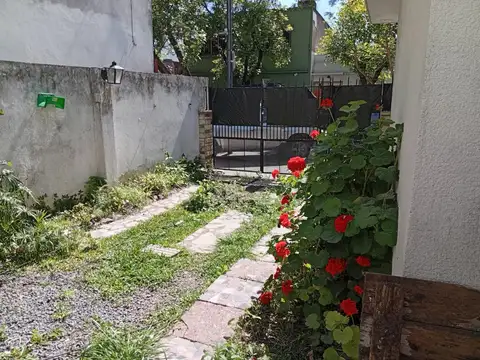 Depto Tipo Casa en Alquiler de 2 ambientes