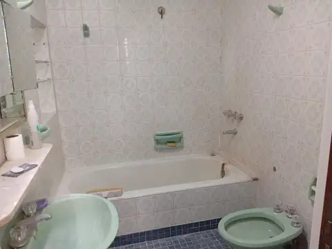 Depto Tipo Casa en Alquiler con 1 cochera