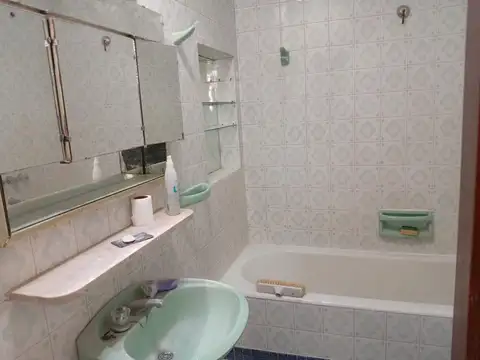 Depto Tipo Casa en Alquiler 60 años