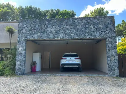 Casa 8 ambientes con 5 baños